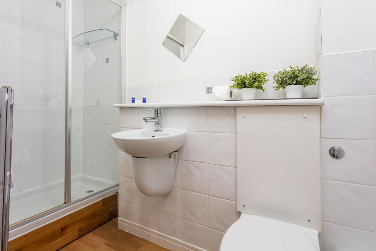 Walker Suite No53 - Donnini Apartments Kilmarnock Dış mekan fotoğraf