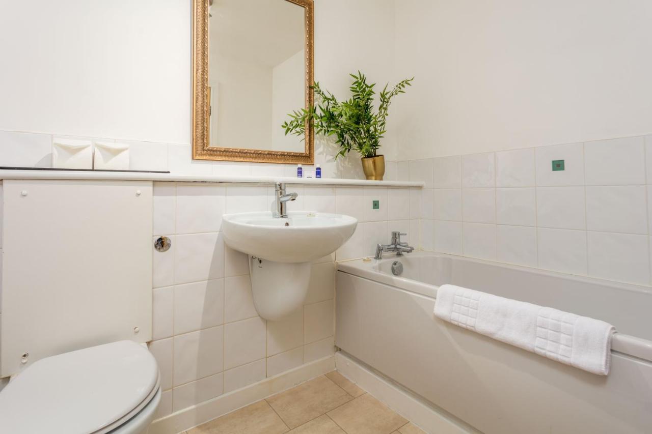 Walker Suite No53 - Donnini Apartments Kilmarnock Dış mekan fotoğraf